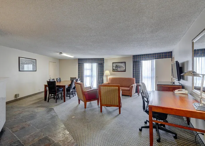 Hotel Riverside & Conference Center