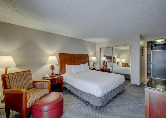 Hotel Riverside & Conference Center 2*