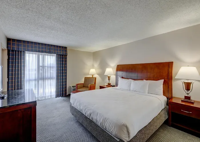 Riverside & Conference Center Hotel 2*