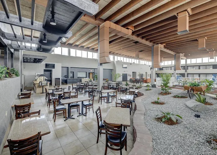 Riverside & Conference Center Hotel 2*
