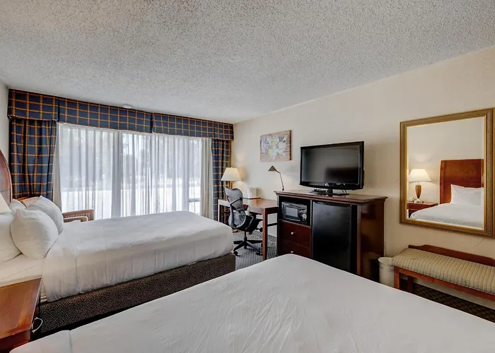 Riverside & Conference Center 2*