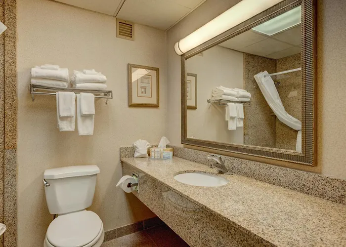 Riverside & Conference Center Hotel 2*