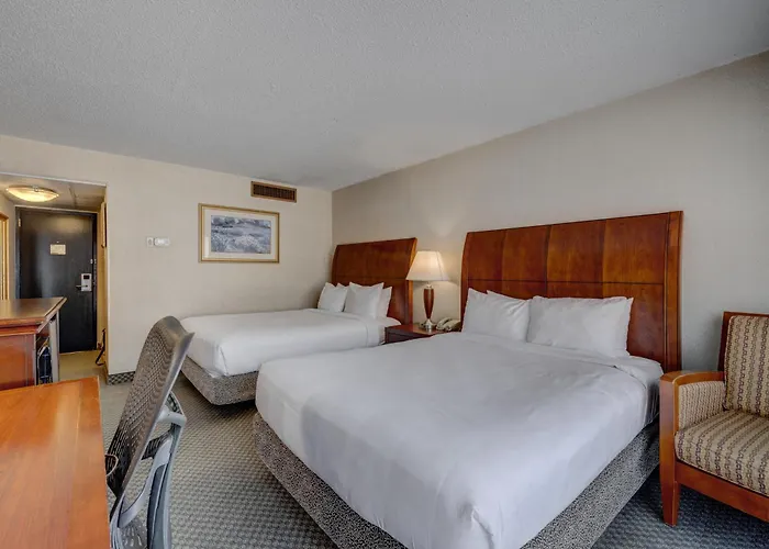 Riverside & Conference Center Hotel 2*