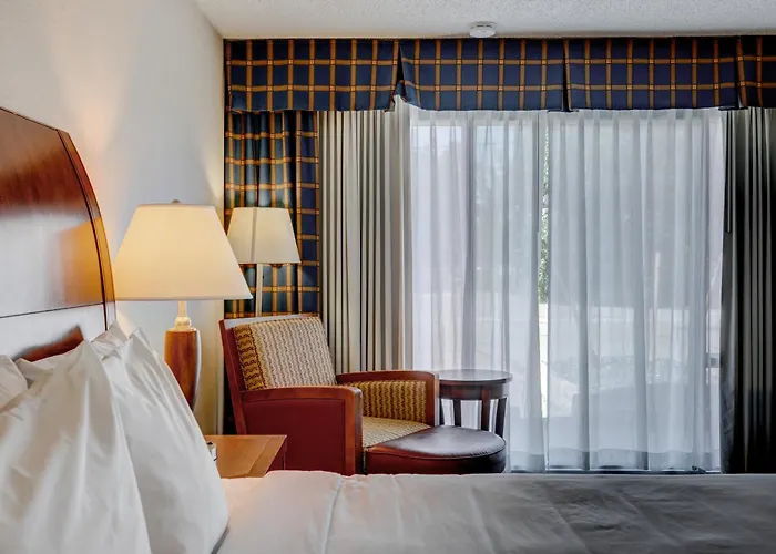 Hotel Riverside & Conference Center 2*