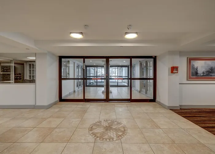 Hotel Riverside & Conference Center 2*
