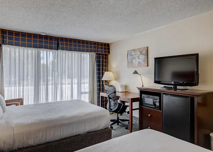 Riverside & Conference Center 2*